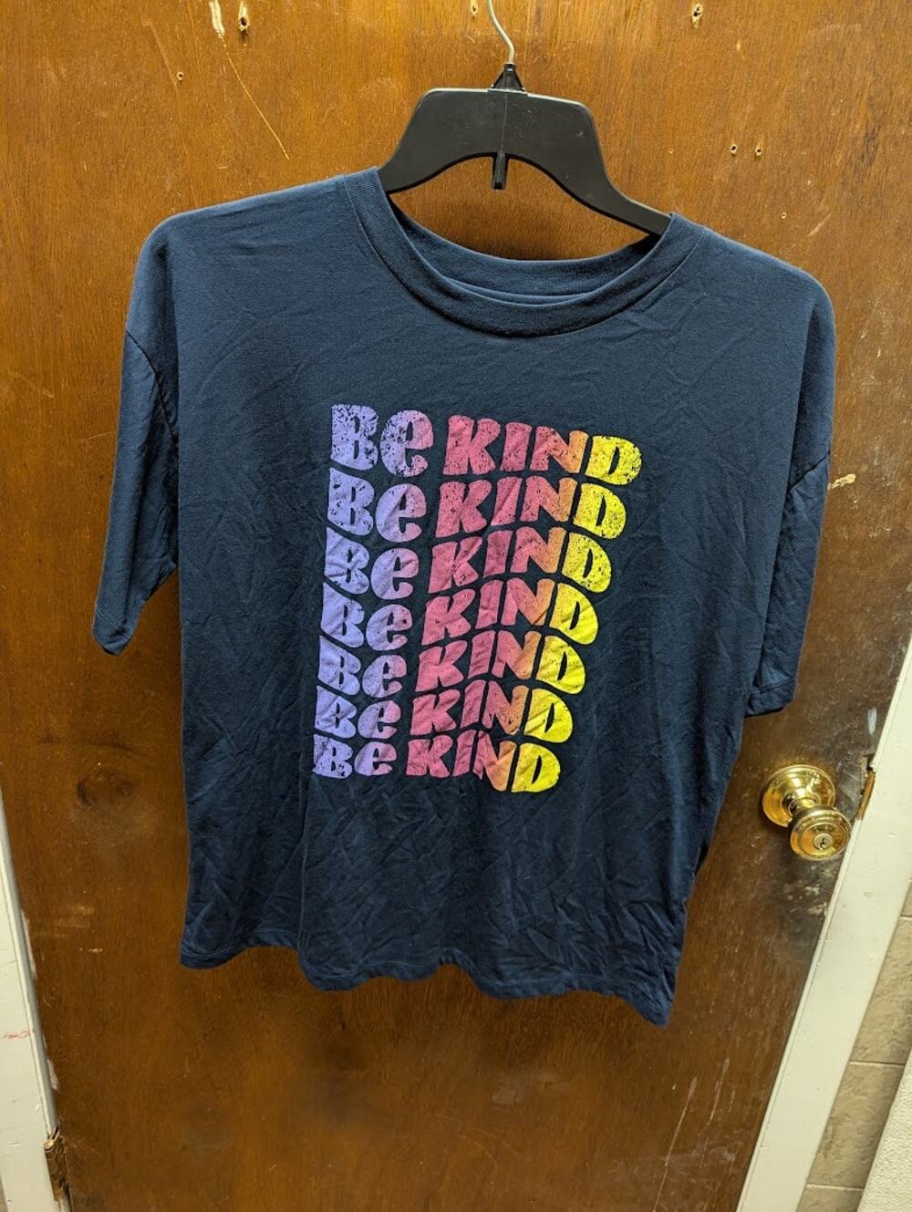 NEW Abound Size Medium short sleeve Graphic Tee T-Shirt BE KIND